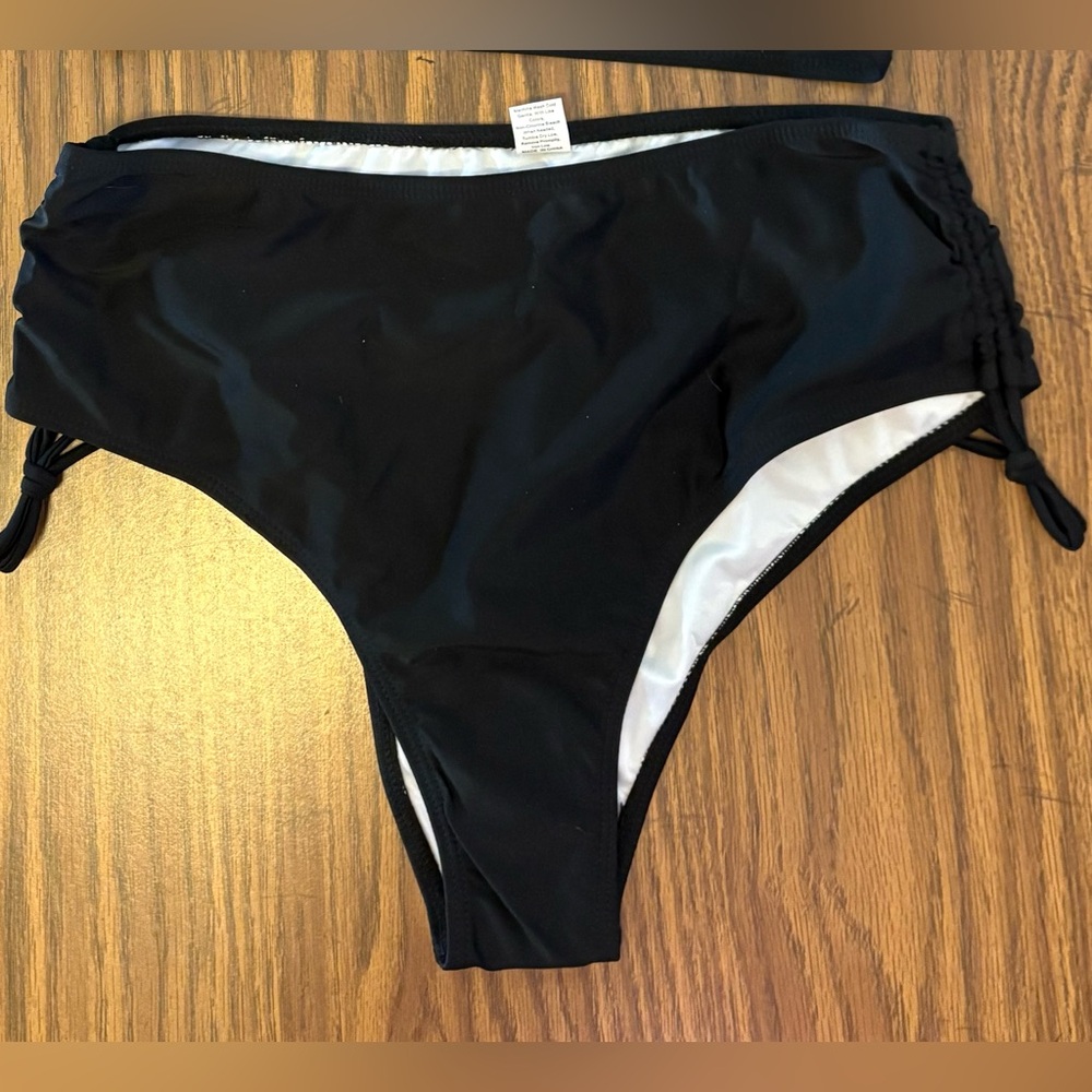 Halara Black Bikini Set - Twist Front Top & Ruched Tie Bottoms - Picture 5 of 5